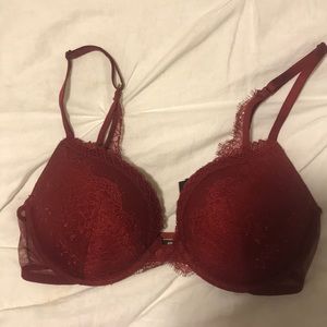 32D Victoria’s Secret Push Up bra